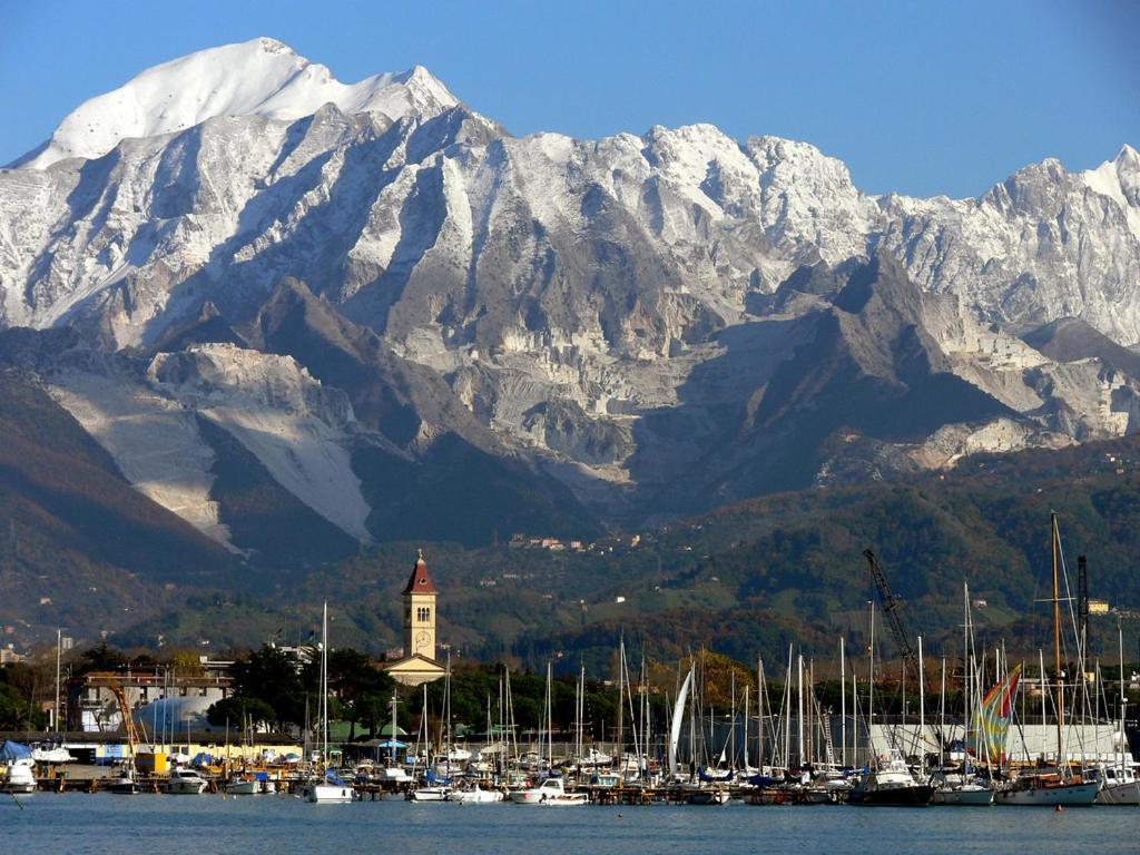 Between Pisa And 5 Terre Марина-ді-Каррара Екстер'єр фото
